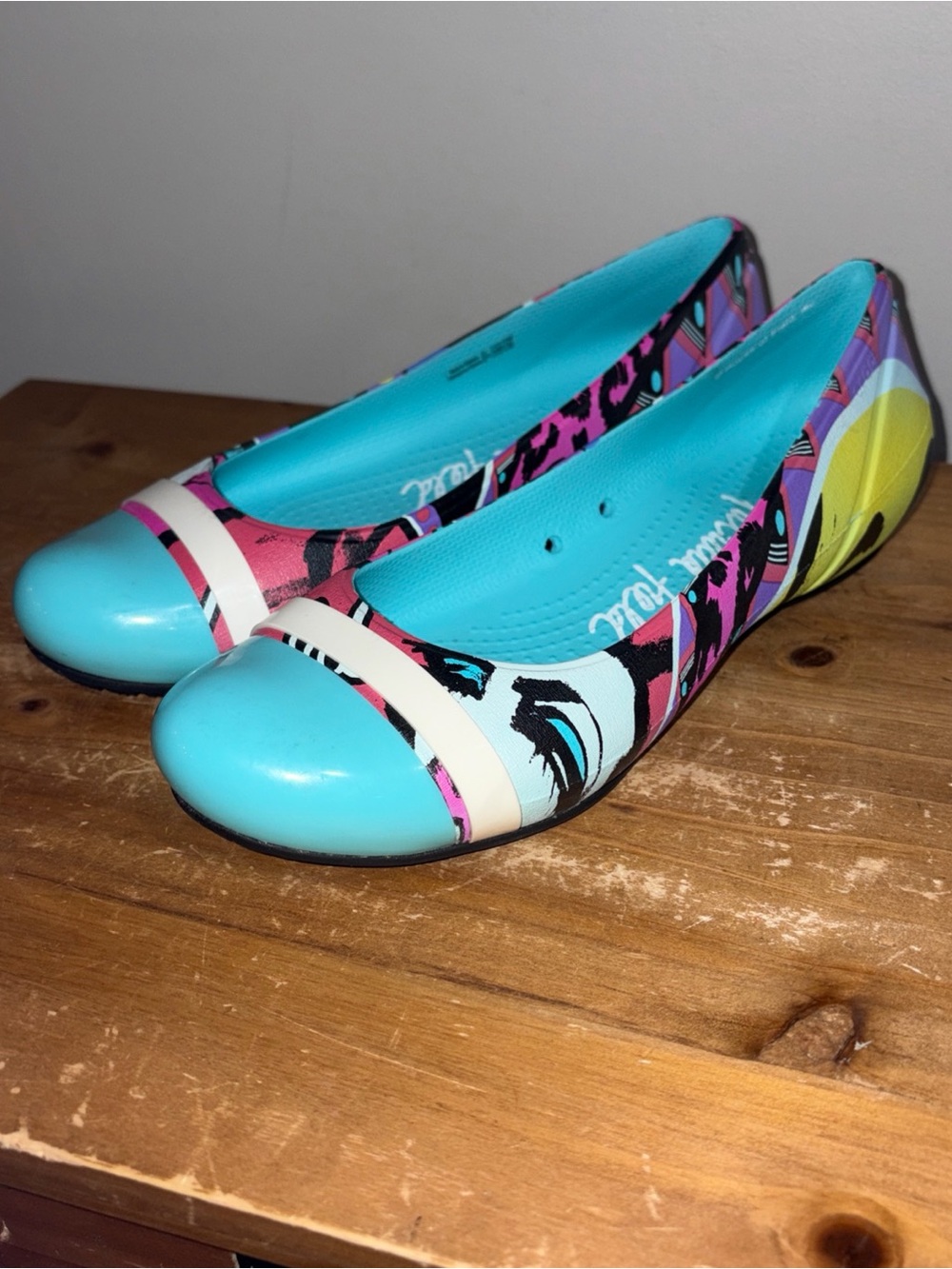 Patricia Field x Crocs Round Toe Flat Shoes Size 8 Torquoise Multi Color
